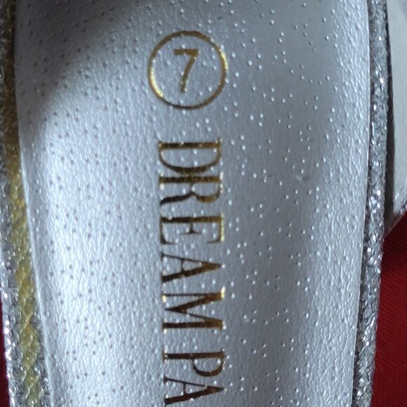 BRAND NEW, DREAM PAIRS LOW CHUNK HEELS, SIZE 7!!! - Picture 2 of 8